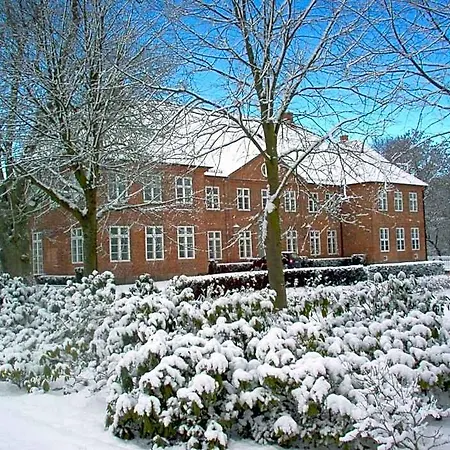 Herrenhaus Borghorst Отель Осдорф